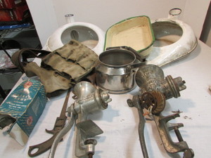 lot 83 image: Vintage Items