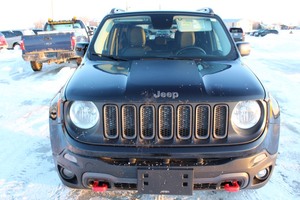 lot 8 image: 2016 Jeep Renegade Trailhawk 4x4