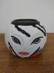 Porcelain Pot