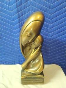 Cermaic Mother And Child Statue