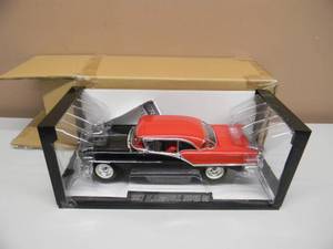 lot 2 image: HIGHWAY 61 - 118 SCALE 1957 OLDSMOBILE SUPER 88 - AWESOME GREAT PIECE - NEW IN BOX - SEE PICTURES