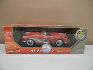 lot 4 image: MOTOR MAX - 118 SCALE 1958 CORVETTE CONVERTIBLE - GREAT PIECE - NEW IN BOX - SEE PICTURES