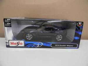 lot 28 image: MAISTO SPECIAL EDITION - 118 SCALE 2014 CORVETTE STINGRAY - GREAT PIECE - NEW IN BOX - SEE PICTURES