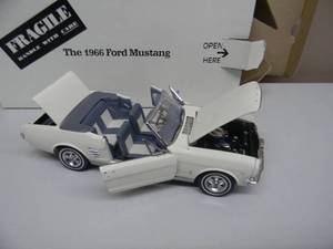 lot 31 image: THE DANBURY MINT 124 SCALE 1966 FORD MUSTANG - NEW IN BOX - CRAZY AWESOME PIECE - SEE PICTURES