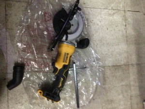 DEWALT ATOMIC 20-Volt MAX Cordless Brushless 4-12 in. Circular Saw (Tool-Only)