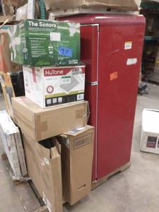 lot 37 image: PALLET OF MIXED ITEM SEE PICTURES