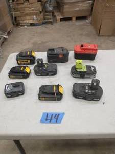 lot 44 image: LOT OF ASSORTED BATTERYS RYOBI ,DEWALT, RIDGID