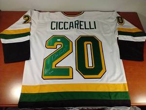 Signed Dino Ciccarelli North Stars Jersey - With COA
