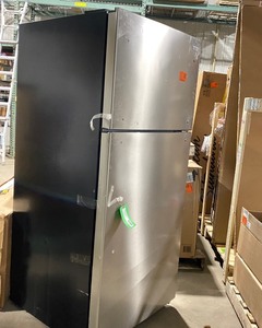 lot 302 image: Top Freezer Refrigerator