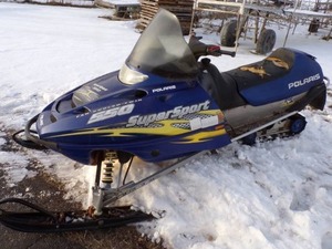 lot 1 image: 2002 Polaris 550 Super Sport Snowmobile