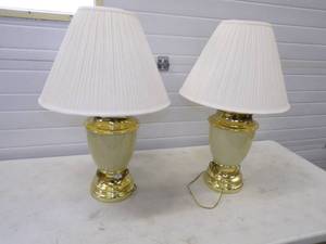 lot 21 image: Pair of Lamps