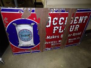 lot 32 image: Vintage Flour Metal Sign
