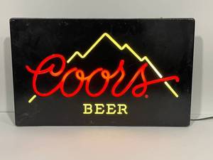 lot 15 image: Coors Beer Light
