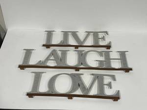 lot 79 image: Metal Wall Decor
