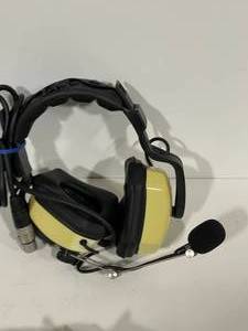 lot 130 image: 4 Headphone Sets