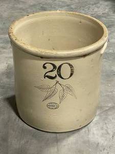 lot 38 image: Union Stoneware Crock Red Wing