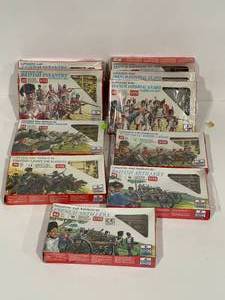 lot 37 image: Lot of Toy Soldiers