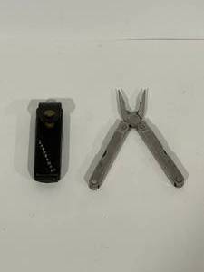 lot 40 image: Leatherman