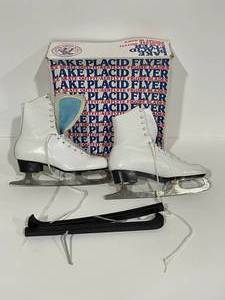 lot 46 image: Womens Figure Skates