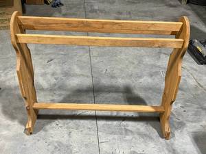 lot 63 image: Quilt Rack
