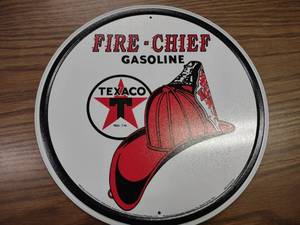 lot 79 image: Texaco Fire Chief Tin Sign, 12...