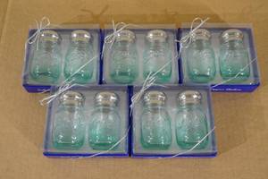 lot 230 image: Beach Theme Salt and Pepper Shakers
