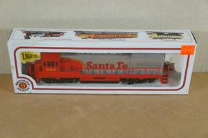 lot 209 image: Bachmann HO Scale Santa Fe Locomotive - GE U36B Diesel