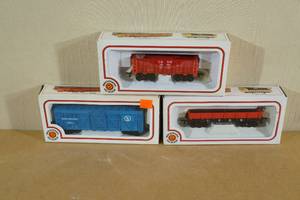 lot 211 image: Bachmann HO Scale Train Cars - Ore, Gondola