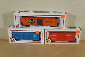 lot 214 image: Bachmann HO Scale Train Cars - Stock, Reefer, Box