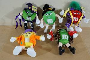 lot 191 image: Collectible Plush M&Ms Toys