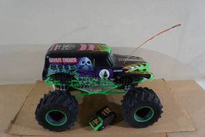 lot 197 image: Extra Large RC Grave Digger Toy - NO Remote