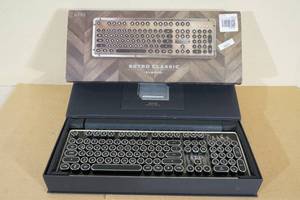 lot 185 image: Azio Retro Classic Typewriter Style Mechanical Keyboard