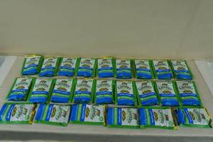lot 181 image: Greenies Tuna Flavor Cat Treats