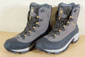lot 144 image: Columbia Mens Tech Lite Hiking Boots with Omni Heat - Size 10.5