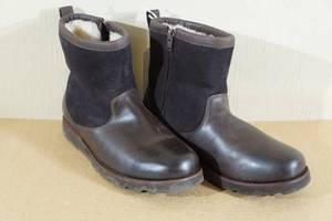 lot 145 image: Ugg Mens Sheep Skin Lined Waterproof Boots - Size 11