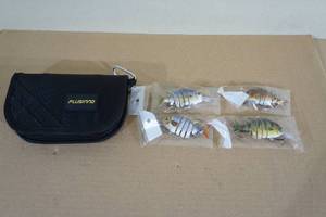lot 131 image: 4 NEW Jointed Fishing Lures with Pouch