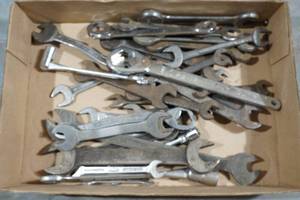 lot 119 image: Assorted Wrenches - Open End, Adjustable