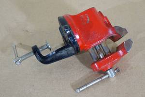lot 113 image: Brink and Cotton Clamp-On Bench Vise