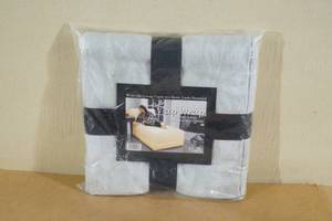lot 98 image: Noelle Nap Wrap Blanket