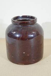 lot 30 image: Antique Red Wing Stoneware Bean Pot