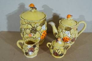 lot 29 image: Vintage Fred Roberts 4 Piece Mushroom Theme Set