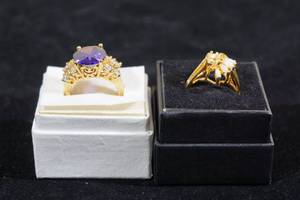 lot 10 image: 2 Rings - Purple Stone, White Stones