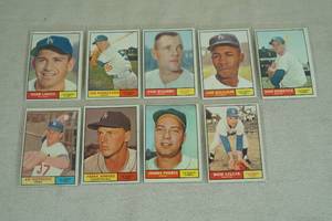 lot 93 image: 1961 Topps Dodgers Baseball Cards - Demeter, Lillis, Podres
