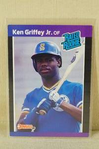 lot 38 image: 1989 Donruss Ken Griffey Jr #33 Rookie Card