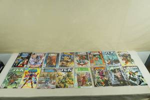lot 161 image: DC Comic Books - Robin, Justice League, Titans