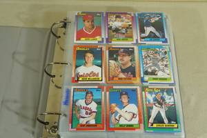 lot 132 image: Binder of 1990 Topps Baseball Cards