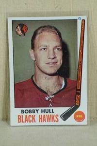 lot 43 image: 1969-70 O-Pee-Chee Bobby Hull #70 Card