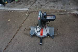 lot 22 image: Craftsman 10 Power Miter Saw
