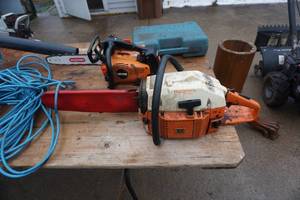 lot 19 image: Husqvarna Model 61 Chain Saw