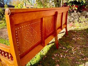 lot 1 image: STUNNING WOOD BENCH